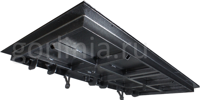 Вид снизу на опорную поверхность люка контур с рифленым листом